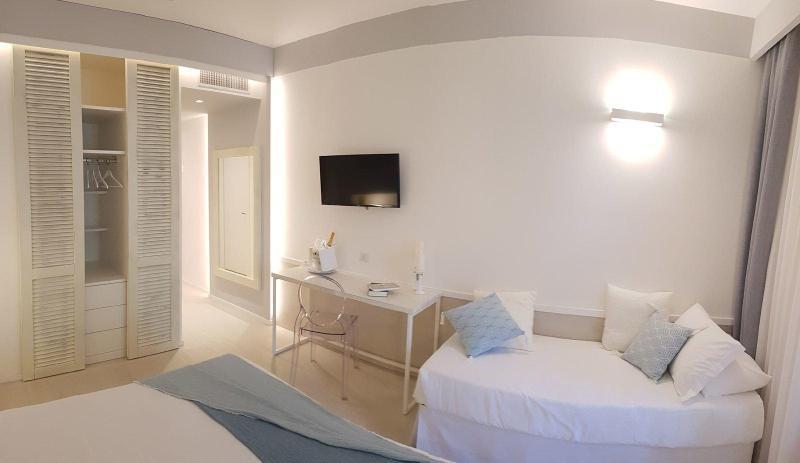 Hotel Gabbiano Beach Vieste Exterior photo